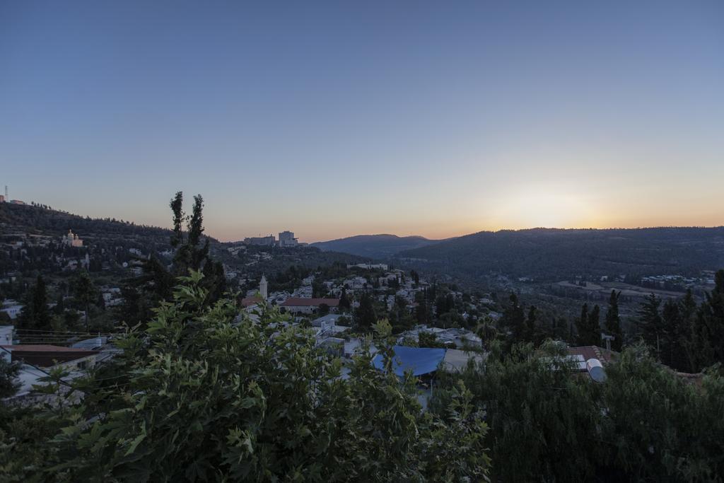 The Nest - A Romantic Vacation Home In Ein Kerem - القدس الغرفة الصورة