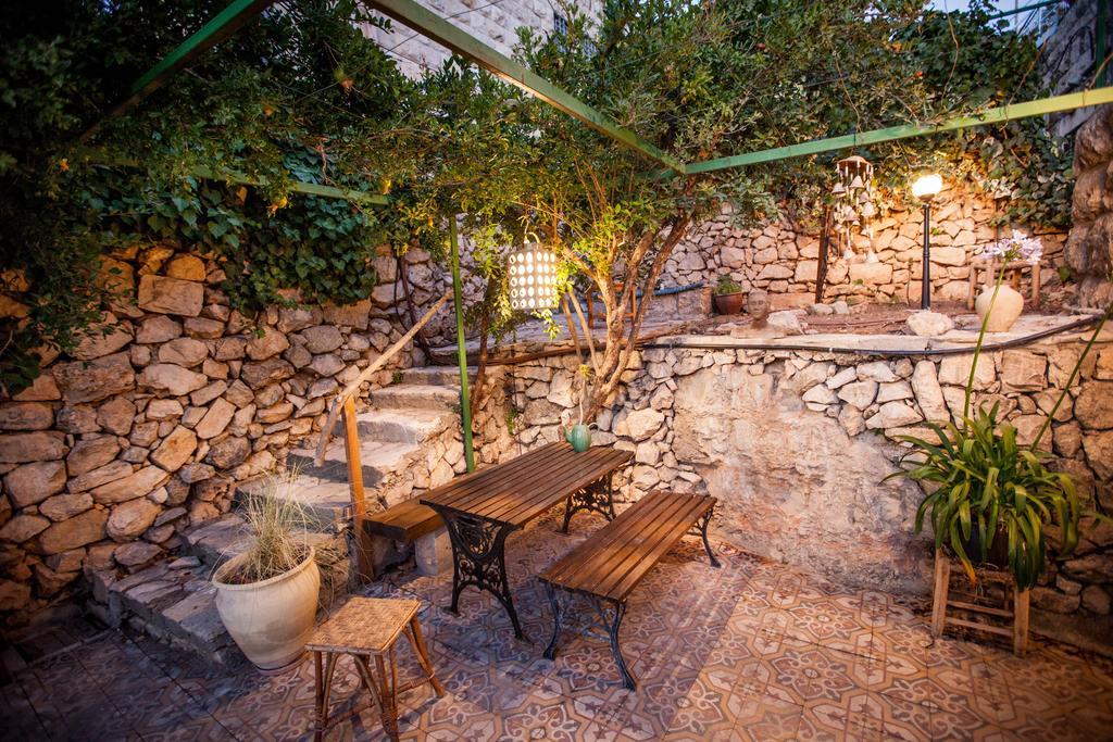 The Nest - A Romantic Vacation Home In Ein Kerem - القدس الغرفة الصورة